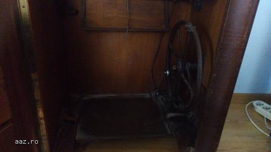 Vand masina de cusut Kayser JG, originala insotita de cartea sa.