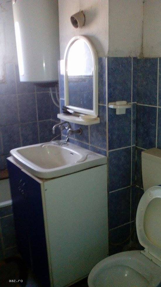 Vand apartament petrila str minei