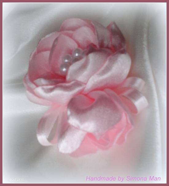 Floare de par roz pal