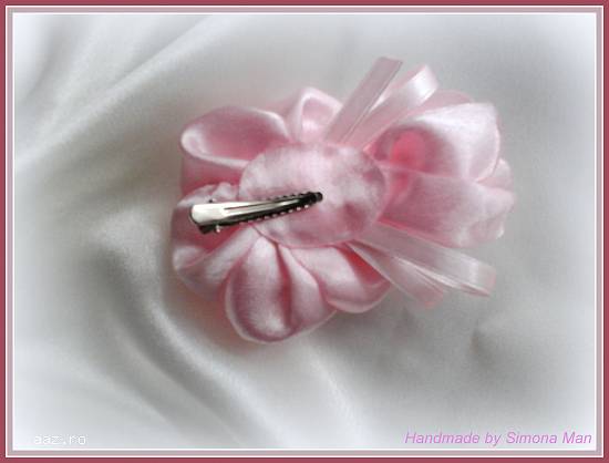 Floare de par roz pal