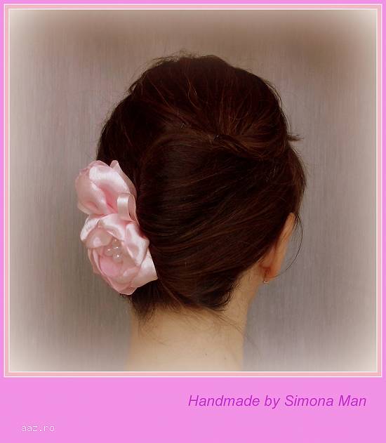 Floare de par roz pal