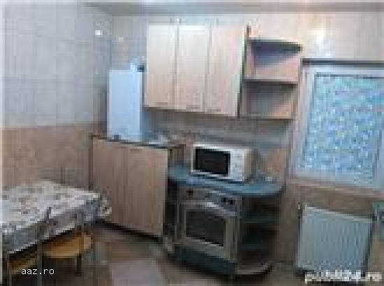 inchiriez apartament 4 camere zona 13 septembrie