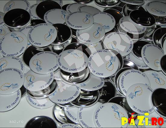 Oferta insigne personalizate