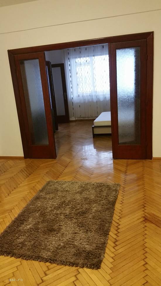 Inchiriez ap 4 camere