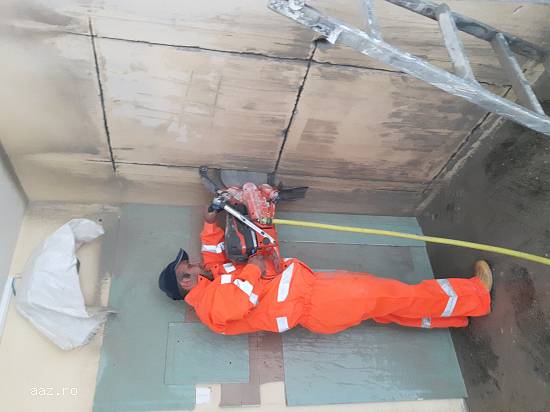 Taiere usa beton sau caramida