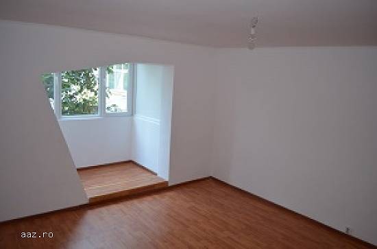 Vand apartament 2 camere Tudor Vladimirescu