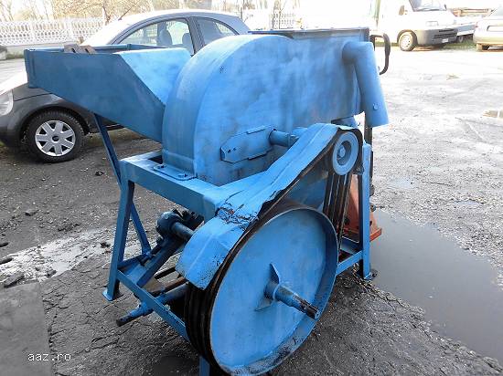 Moara la tractor italiana macina orice