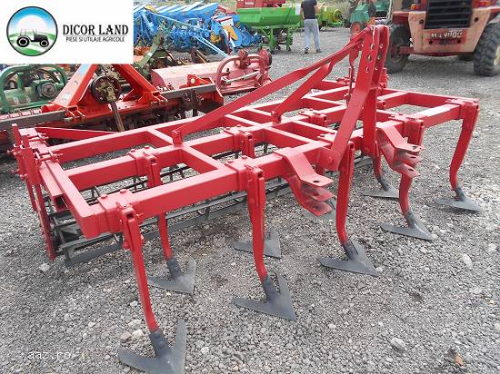 Combinator dezmiristitor cultivator