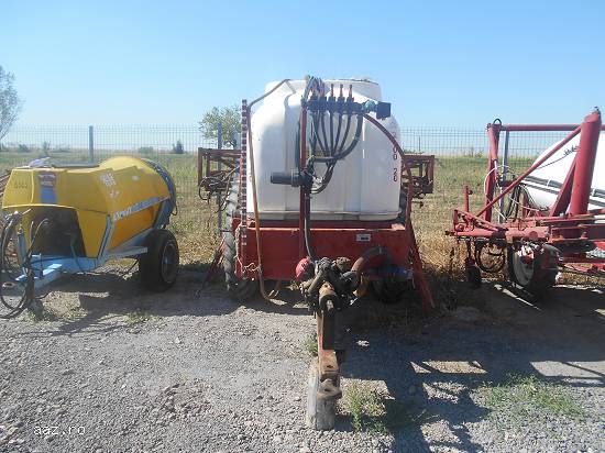 Masina de erbicidat MET Servoplant T2520E