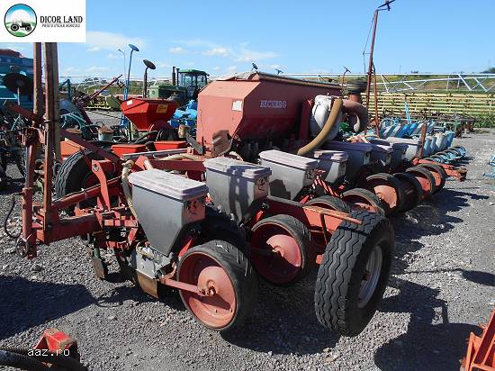 Semanatoare plante prasitoare ,  marca Becker ,  Model Aeromat 8