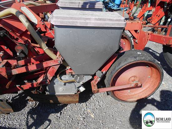 Semanatoare plante prasitoare ,  marca Becker ,  Model Aeromat 8