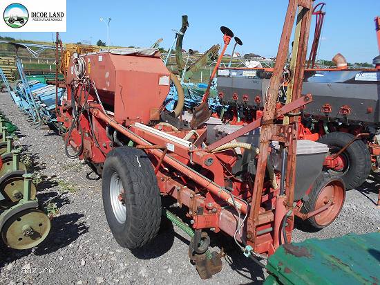 Semanatoare plante prasitoare ,  marca Becker ,  Model Aeromat 8