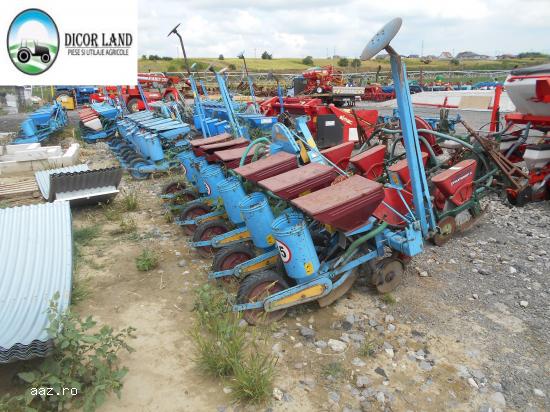 Semanatoare plante prasitoare,   marca Mecanica Ceahlau,   model SPC6FS  .