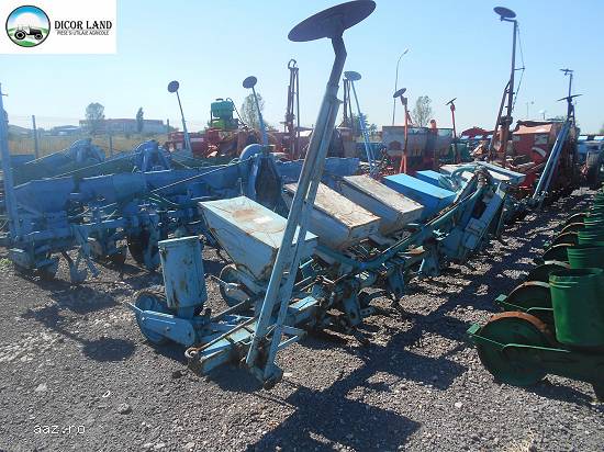 Semanatoare plante prasitoare,  model Mecanica Ceahlau  SPC8FS