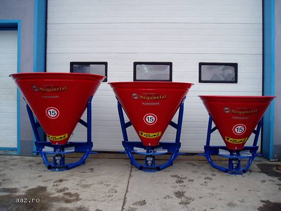 Masina de imprastiat ingrasaminte chimice pentru tractor