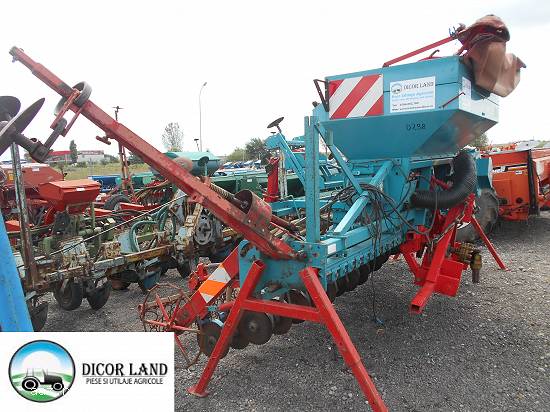 Semanatoare plante paioase,   marca Sulky,   Model SPI 3000