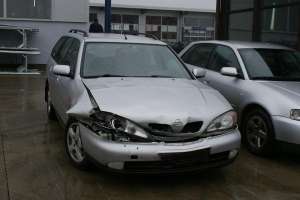 vand nissan primera combi, 2001,  avariata