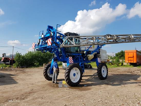 Instalatii ierbicidat autopropulsate
