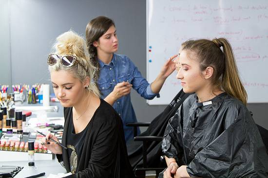 Curs de Specializare in Make-Up Nivel I