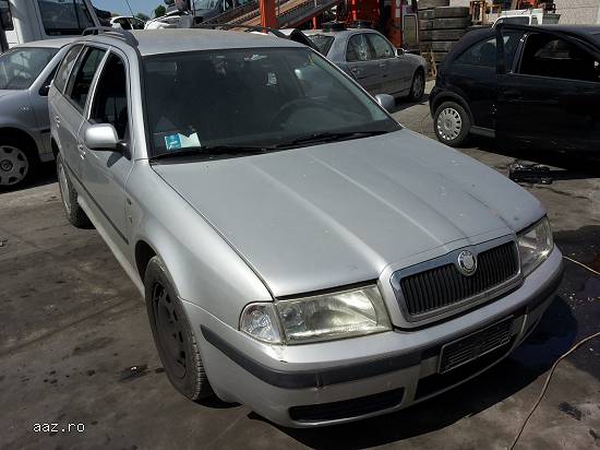 skoda octavia combi 1.6sr AVU  an fab.2002
