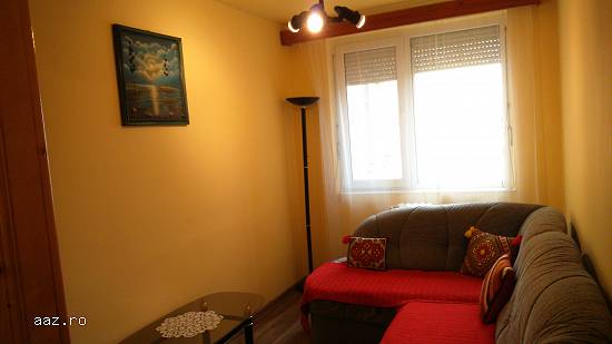 Vand apartament 3 camere ultracentral in Ineu/Arad (In spatele policlinicii)
