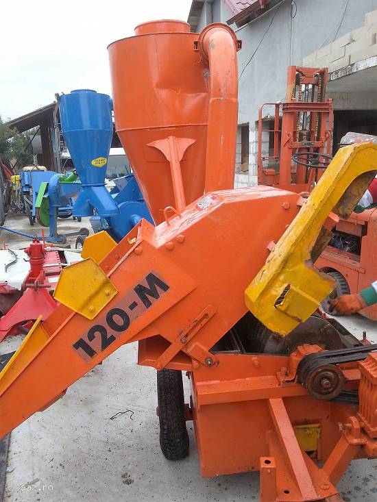 Mori la priza tractorului cu ciocanele si buncar italiene