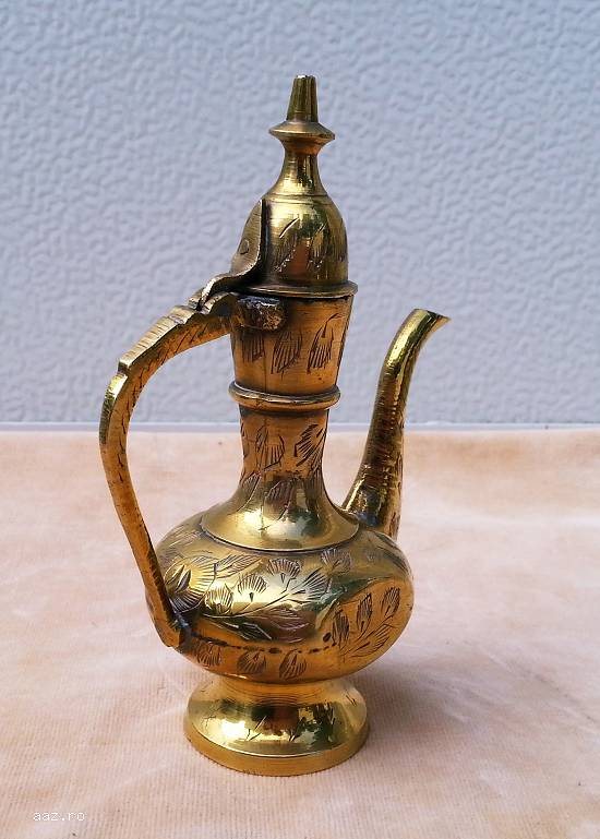 Carafa veche indiana din alama (aliaj cupru zinc) ER224
