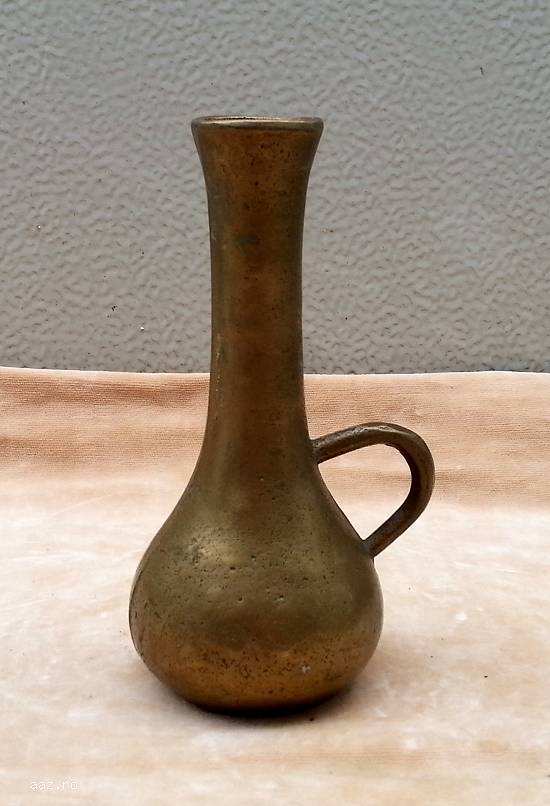 Vanza antica din bronz masiv ER247