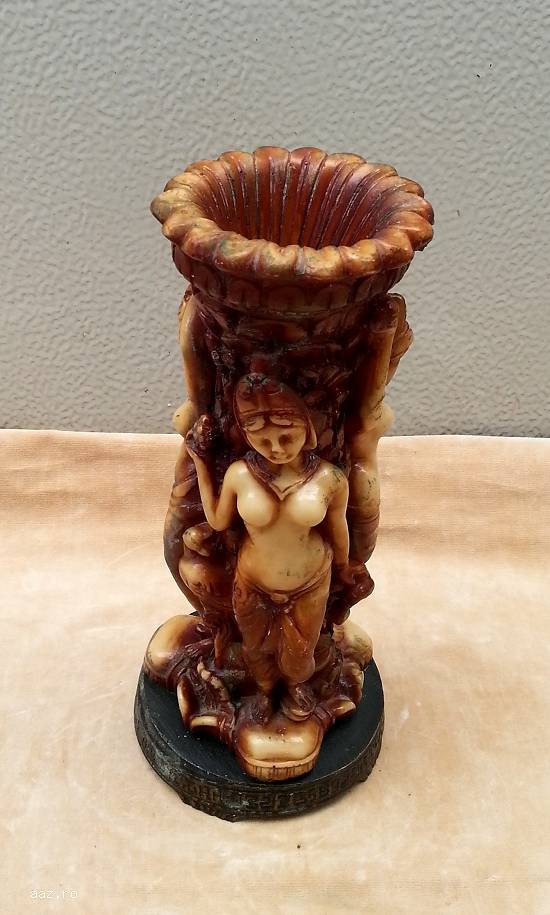 Vaza egipteana din rasina sculptura cu nud ER250