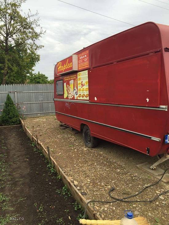 Vând rulotă tip fast-food