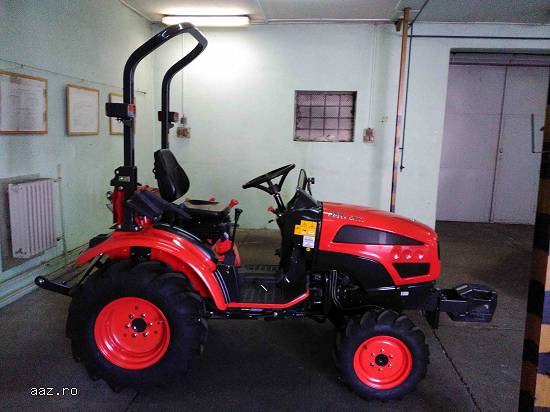 Tractor nou,  4x4 de 22CP; 28CP Kioti CK22;CK2810,  cadru,  cabina