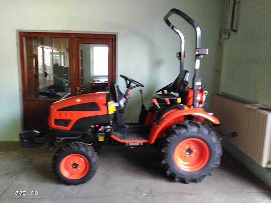 Tractor nou,  4x4 de 22CP; 28CP Kioti CK22;CK2810,  cadru,  cabina