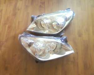 vand faruri Opel Astra H