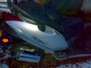 Vand scuter Kymco Grand Dink.....vechime 4 ani.pret 300 euro
