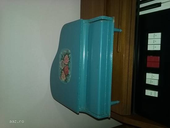 Vând pian in perfectă stare de funcționare