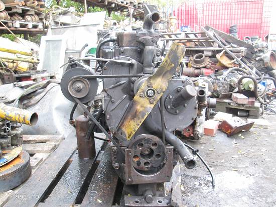 Motor Perkins in 3 pistoane