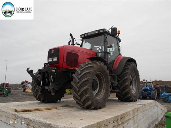 Tractor Massey Ferguson 8220