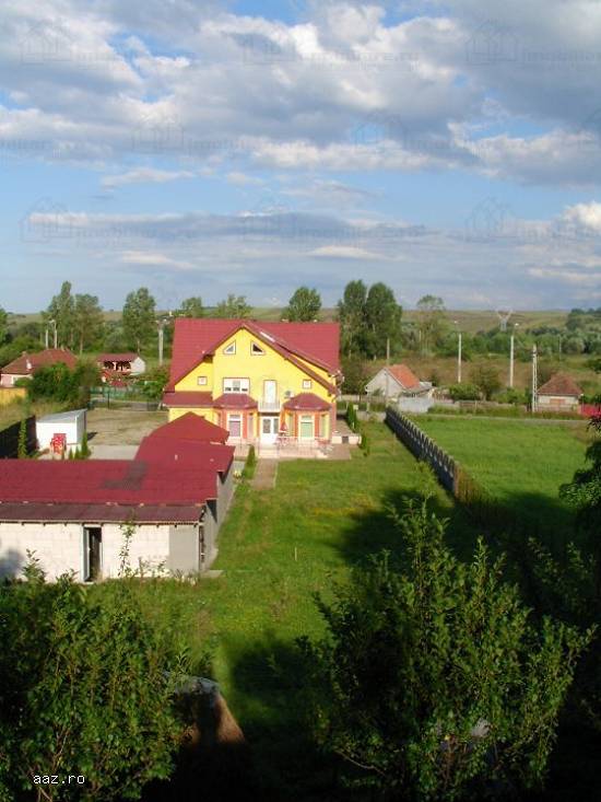 Vând urgent vila-pensiune