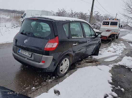 Dezmembrez Renault Scenic 1.9 DCI din 2005