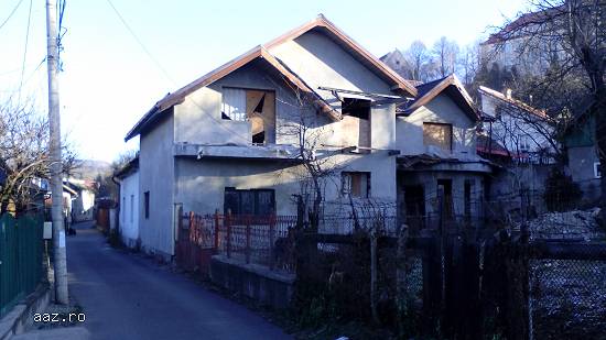 Casa de vanzare zona centrala Petrosani.