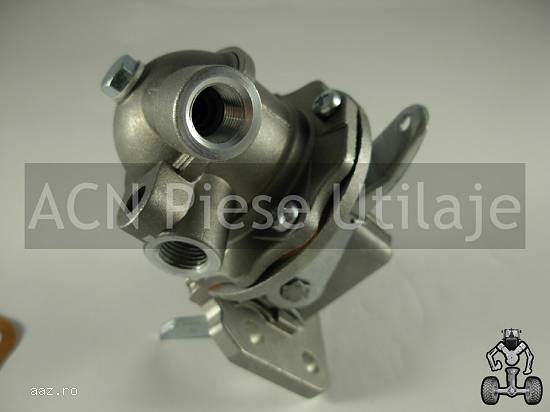 Pompa de alimentare Massey Ferguson 4224451M91