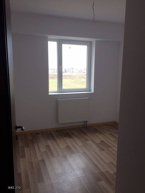 Inchiriez Apartament cu garaj