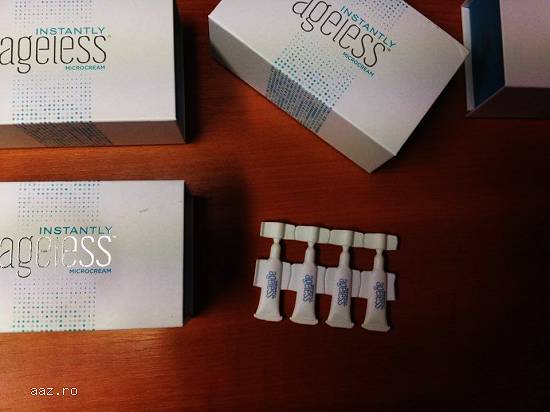 Crema anticearcan Instantly Ageless