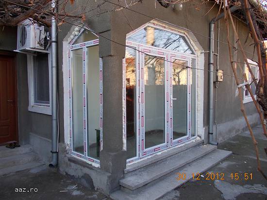 VAND  CASA  sau  SCHIMB cu Apartament cu  2 camere + diferenta .