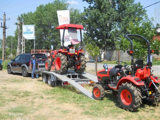 Tractor nou,  4x4 de 22CP; 28CP Kioti CK22;CK2810,  cadru,  cabina