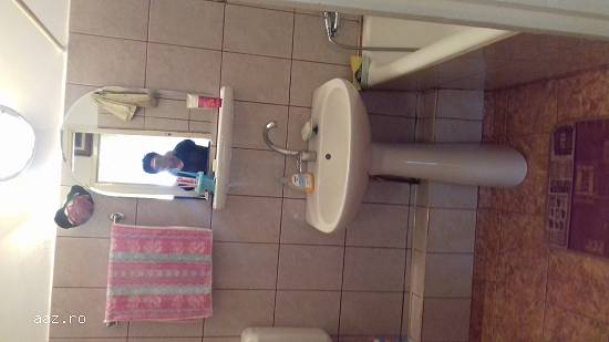 1 cam de inchiriat