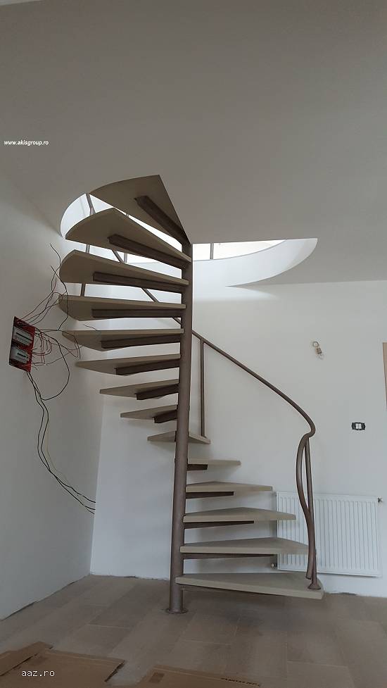 Scari interioare structura metalica
