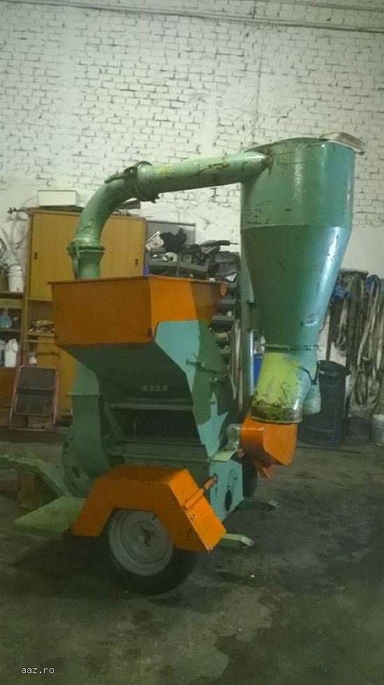Moara cu ciocanele la tractor Caravaggi Industriala