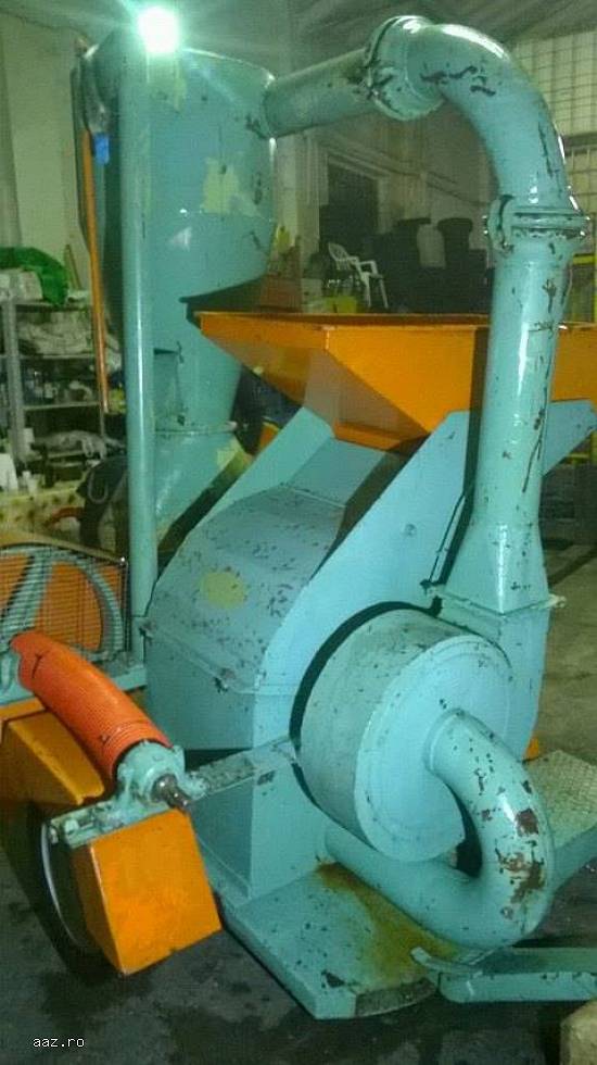 Moara cu ciocanele la tractor Caravaggi Industriala