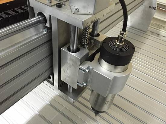 Masina comanda numerica - CNC Router in trei axe - structura usoara